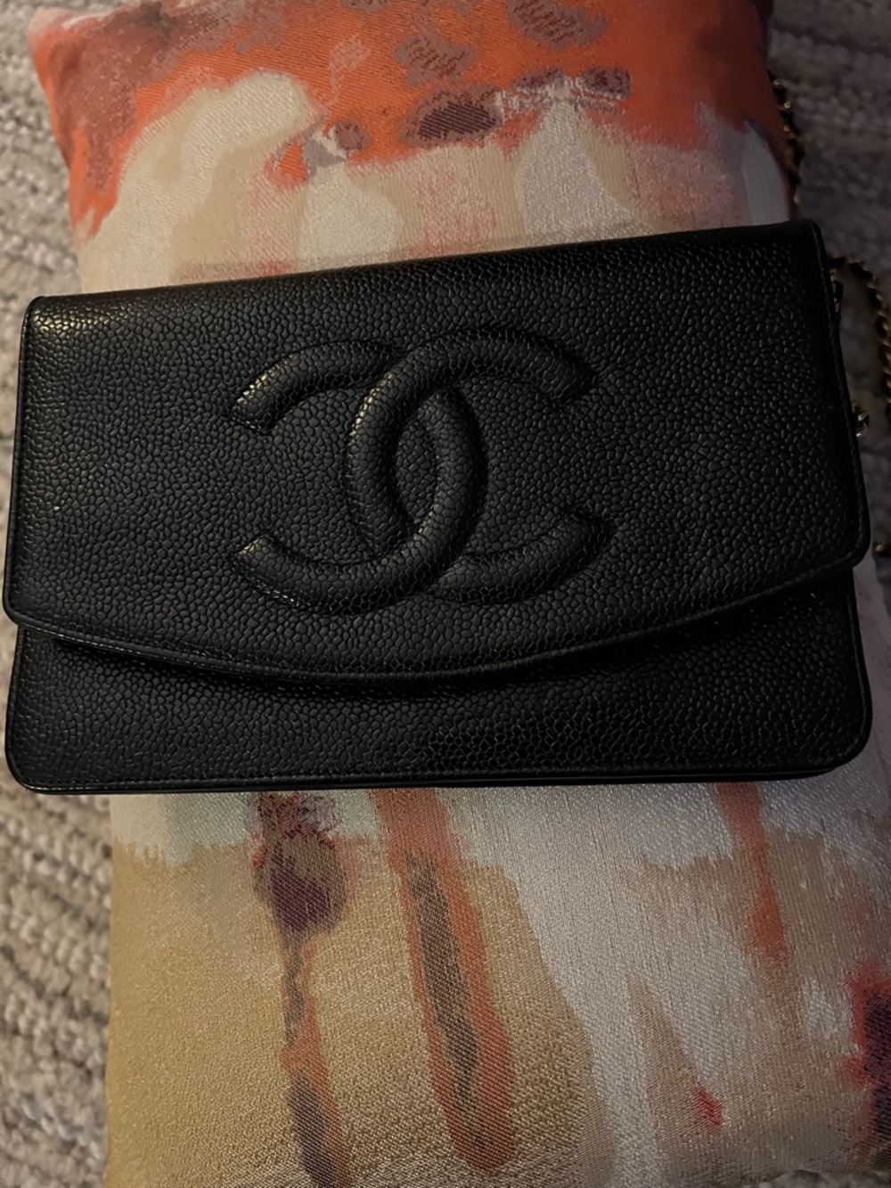 CHANEL Black Caviar Leather Crossbody Bag with Gold Chain - Picture 2 of 9